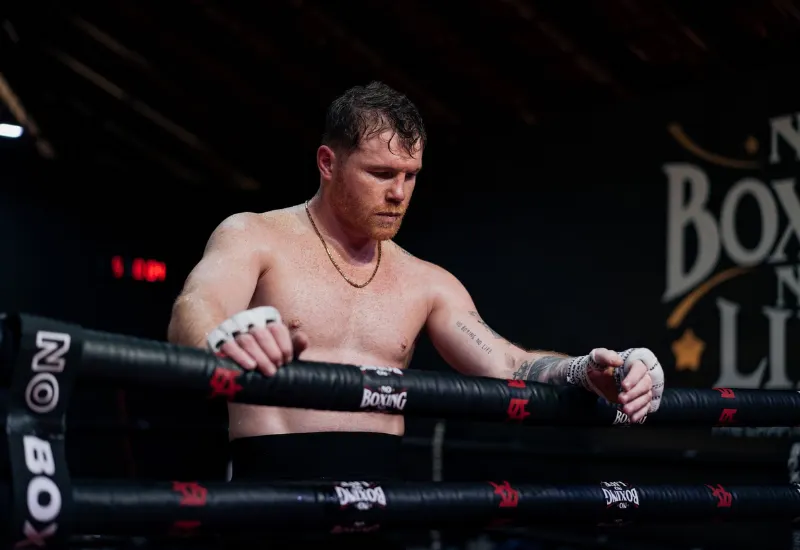 Canelo enfrenta a David Benavidez