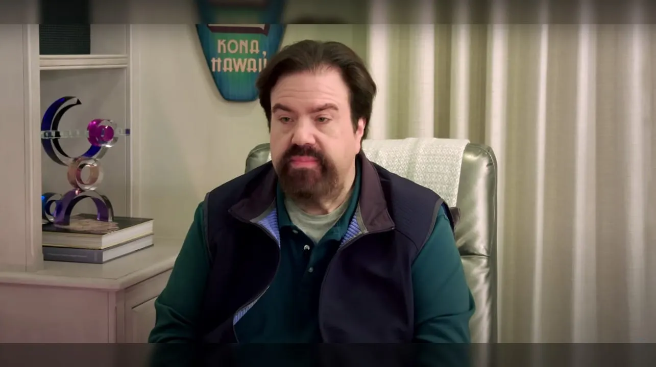 Dan Schneider demanda a productores de Quiet on Set por acusaciones de abuso sexual