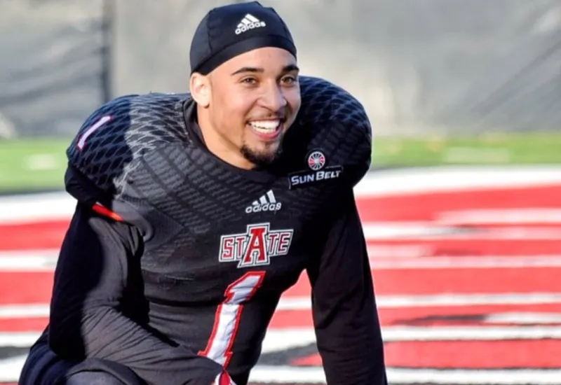 Exjugador de fútbol americano, Blaise Taylor, es acusado de matar a su novia