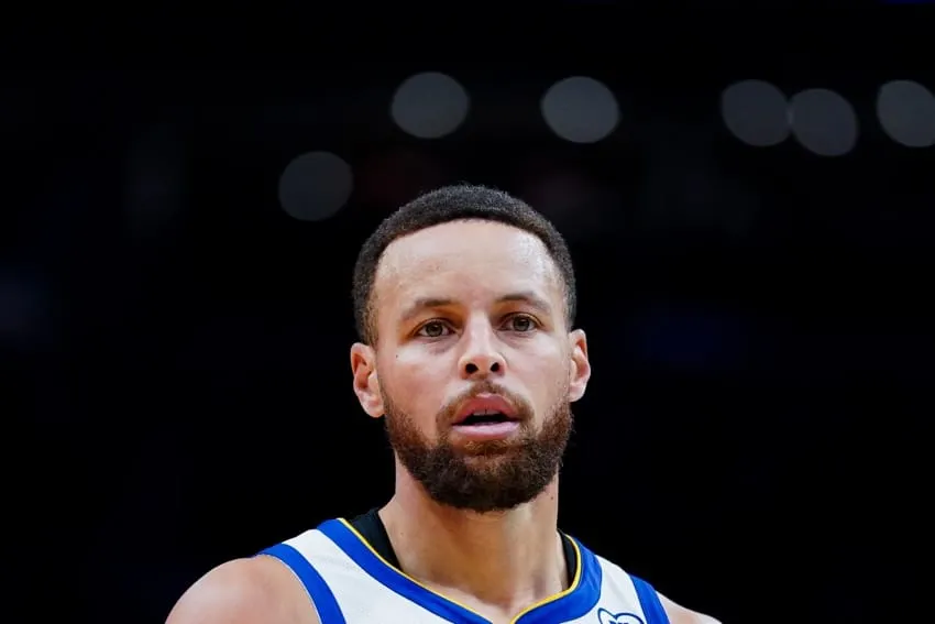 Lesión de tobillo saca a Stephen Curry del partido contra los Bulls