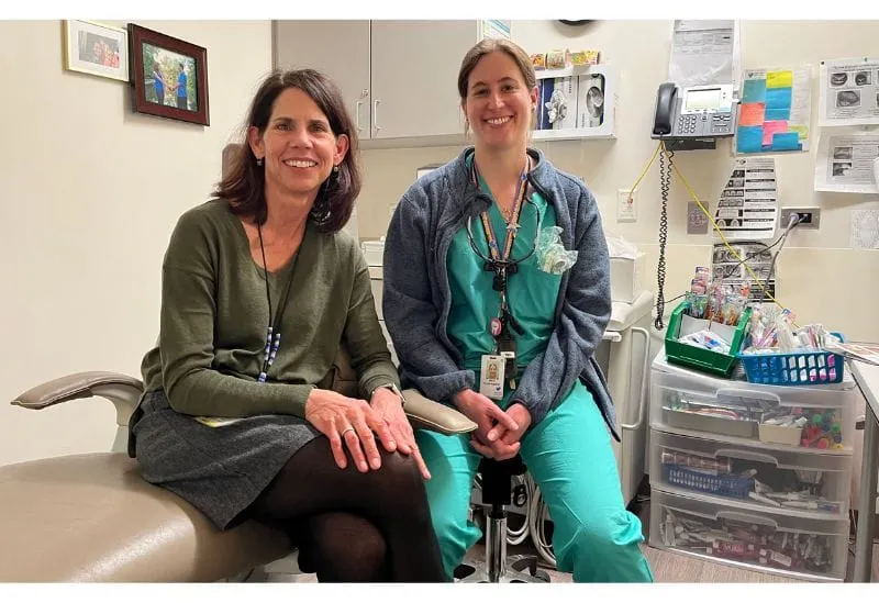 Médicos asumen tareas de dentista