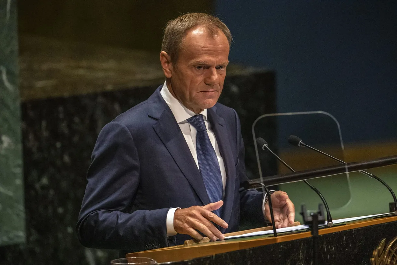 Mejoras en Polonia aleccionan el costo del populismo para una Hungría rezagada