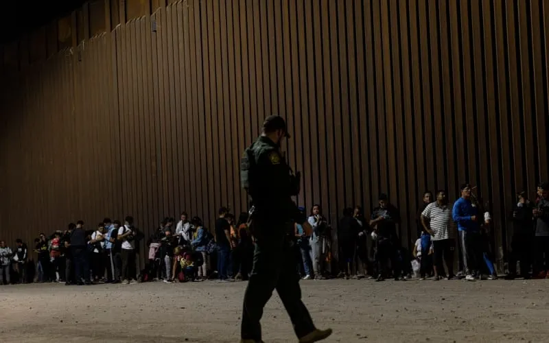 muro fronterizo latinos