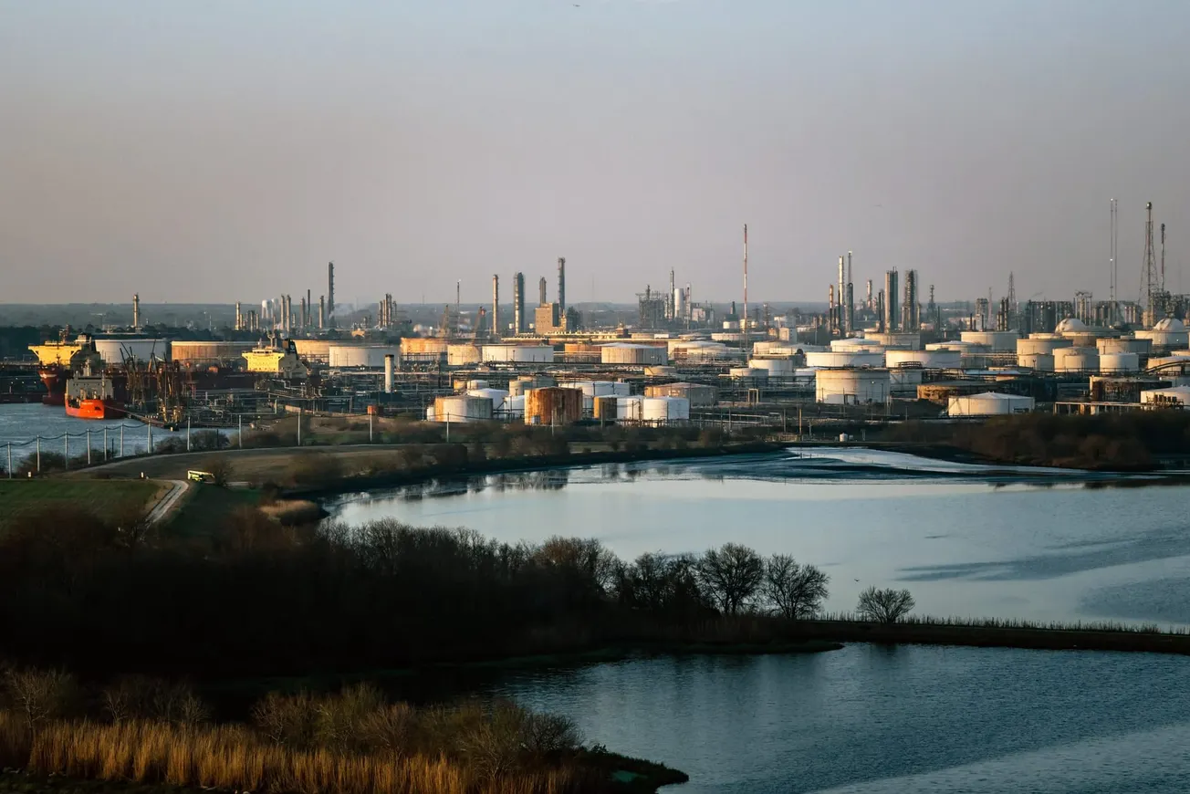 Hallazgos de una investigación plurianual sobre la estrategia climática de las grandes petroleras