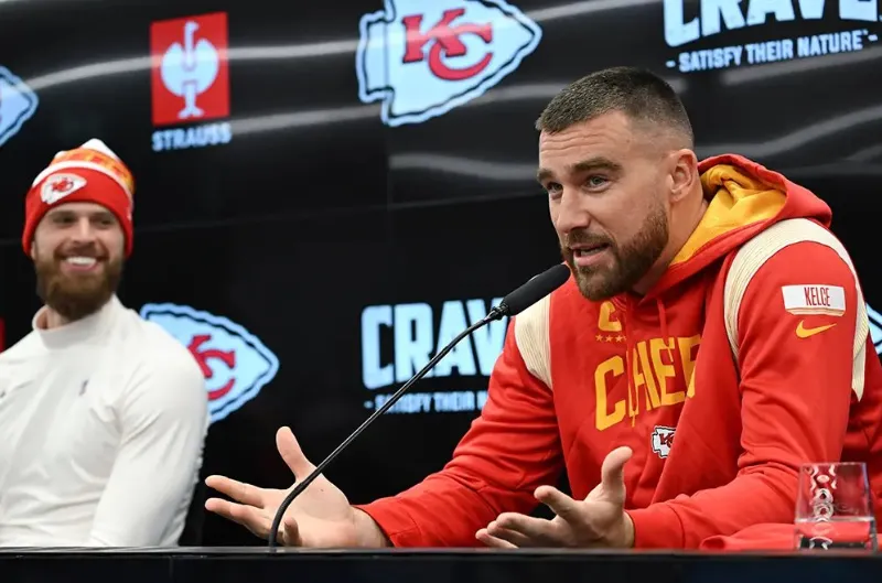 Hermanos Kelce y Patrick Mahomes responden al controversial discurso de Butker