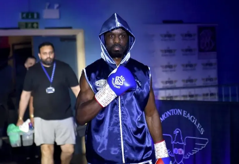 boxeador Sherif Lawal