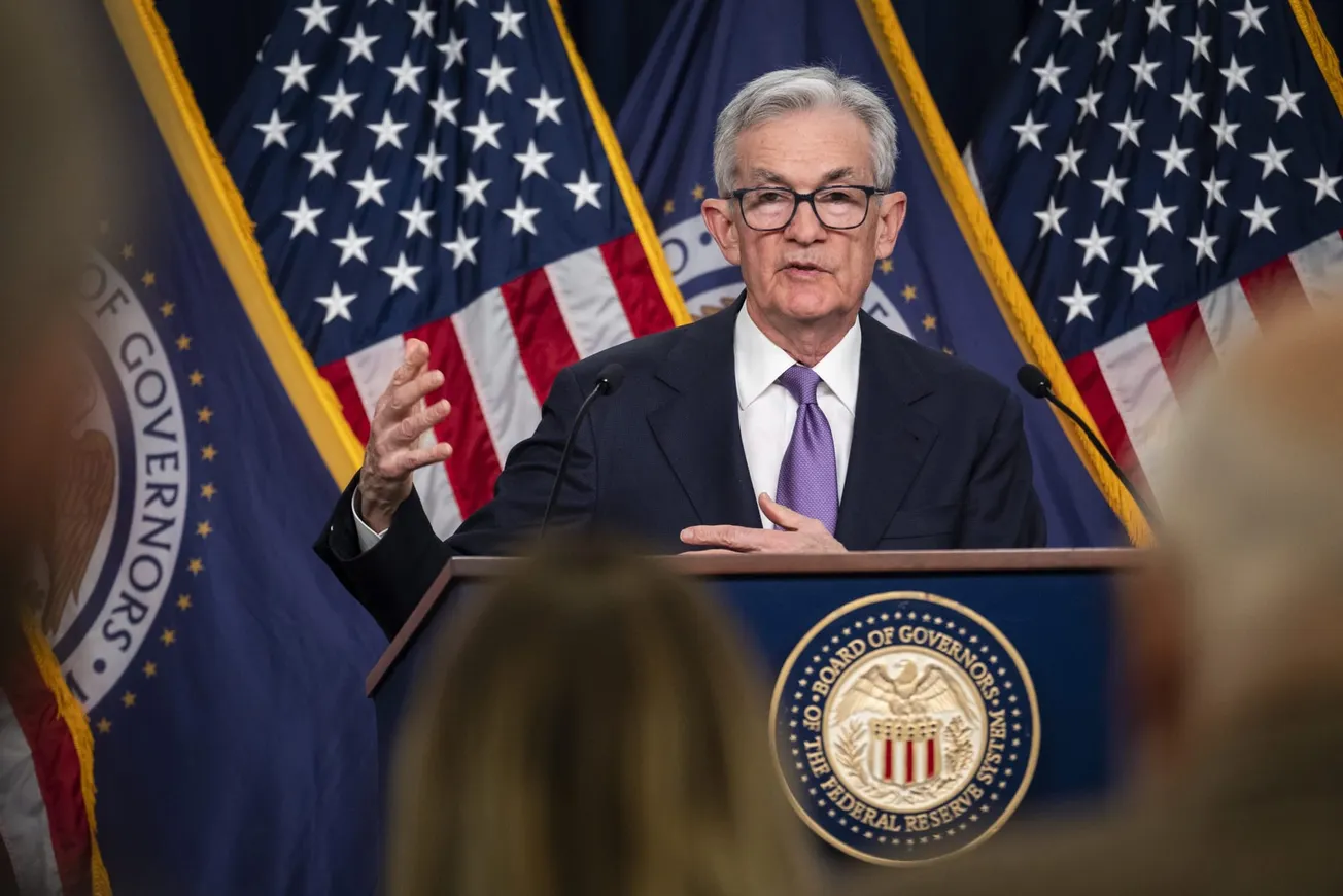 Powell reafirma que la Fed probablemente mantendrá las tasas altas por ahora