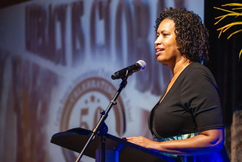 Bowser en Escuela Carlos Rosario