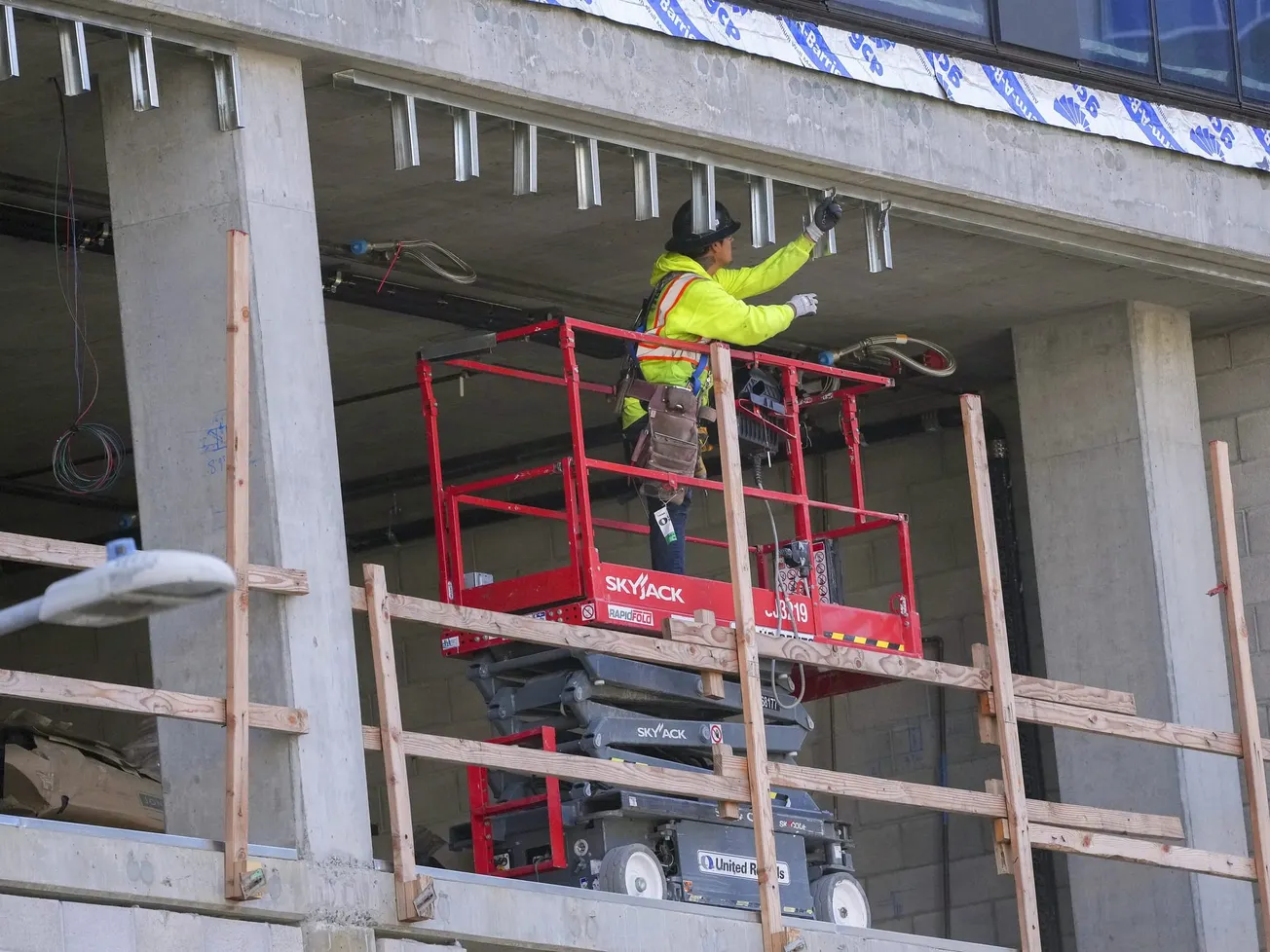 Confianza de constructores de casas en EEUU disminuye por primera vez en seis meses