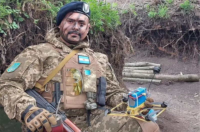 “Soy un superhéroe”: la increíble historia del latino que maneja drones de guerra en Ucrania
