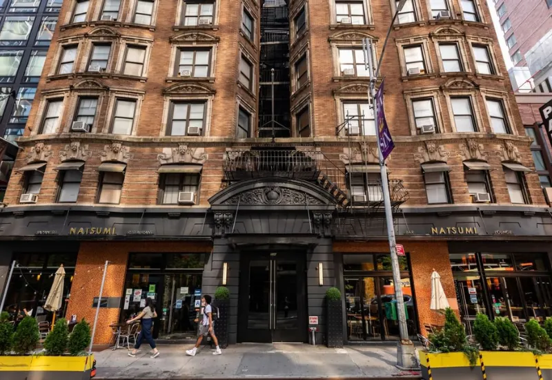 Hotel Broadway refugio inmigrantes