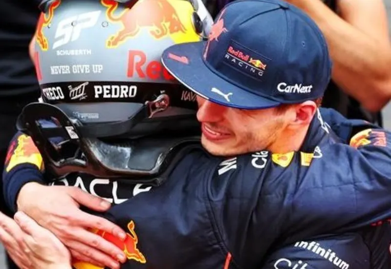 Checo Pérez y Max Verstappen están nominados a la mejor pareja en los MTV MIAW 2024