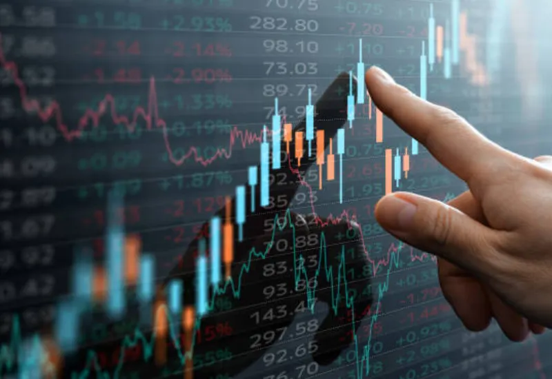 Dow Jones abrió con pérdidas leves mientras Nasdaq y S&P 500 obtienen ganancias a la espera de la reunión de la Fed