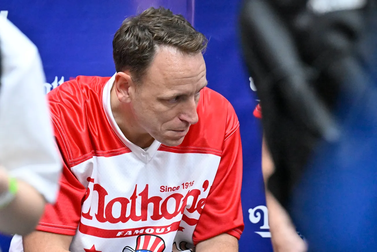 Joey Chestnut hot dogs