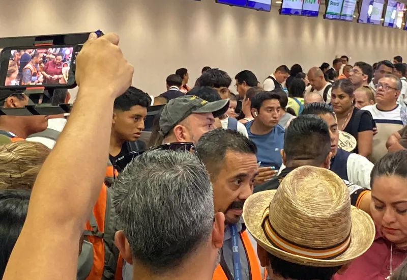 Autoridades federales investigan a Delta por miles de vuelos cancelados en medio de caos en los aeropuertos. ¿Qué otras aerolíneas están afectadas?