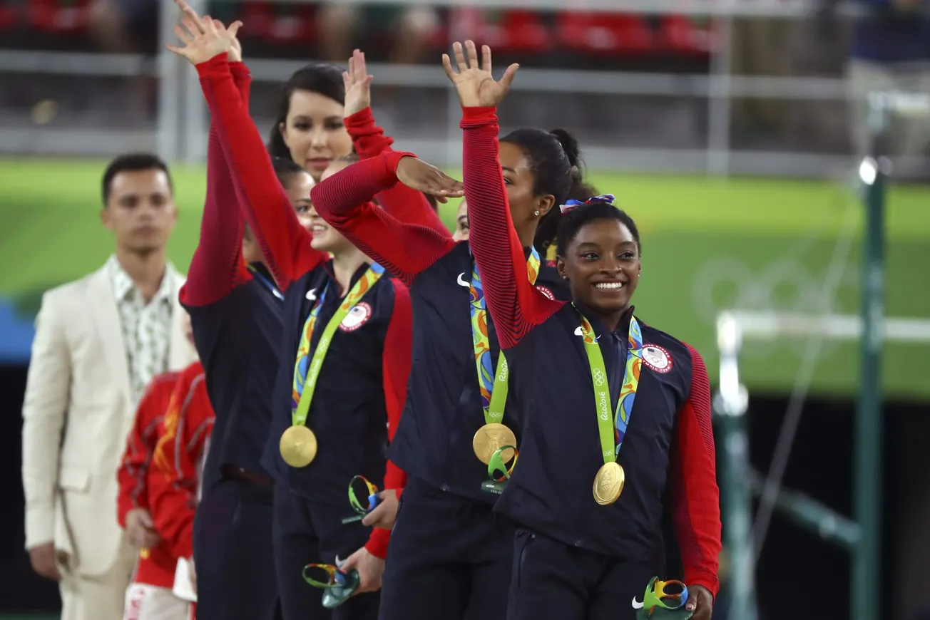 Dinero, casas y hasta vacas | Así compensaron los países a sus deportistas olímpicos