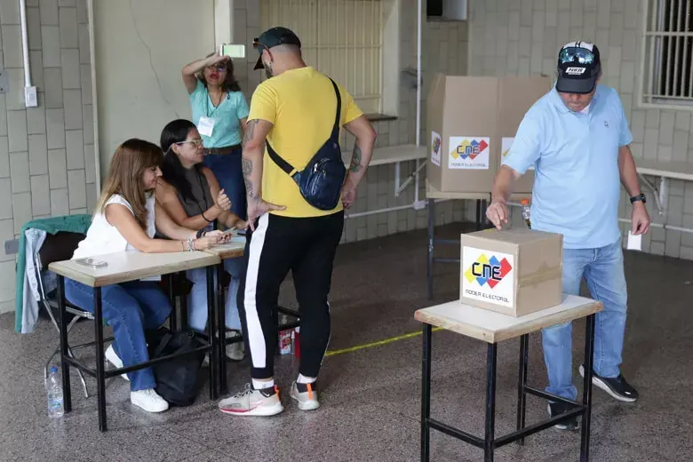 Arranca la jornada electoral en Venezuela. Te contamos cómo avanza este histórico proceso