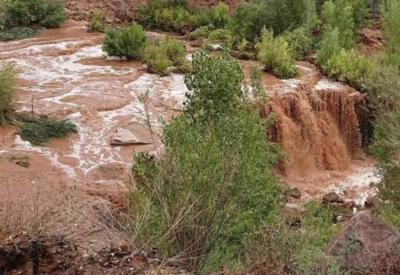 104 turistas y miembros de tribus fueron evacuados tras las inundaciones en el Gran Cañón