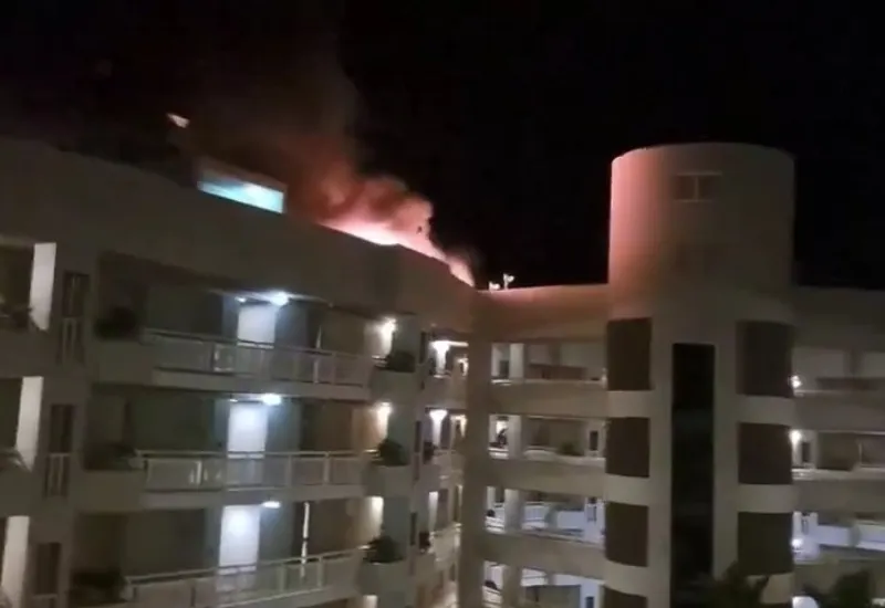 Una persona murió tras estrellarse un helicóptero contra un hotel Hilton en Australia