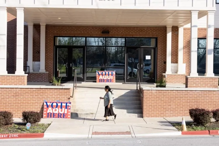 votantes latinos ciudadanía votantes Virginia