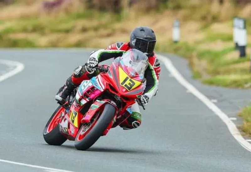 Muere piloto irlandés Louis O'Regan en accidente durante el Gran Premio de Manx