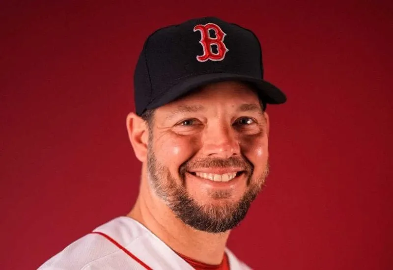 Rich Hill regresa a con los Red Sox: leyenda de la MLB a los 44