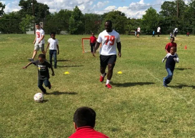 Las escuelas públicas de DC revisan sus planes de espacios oscilantes tras la oposición de los padres