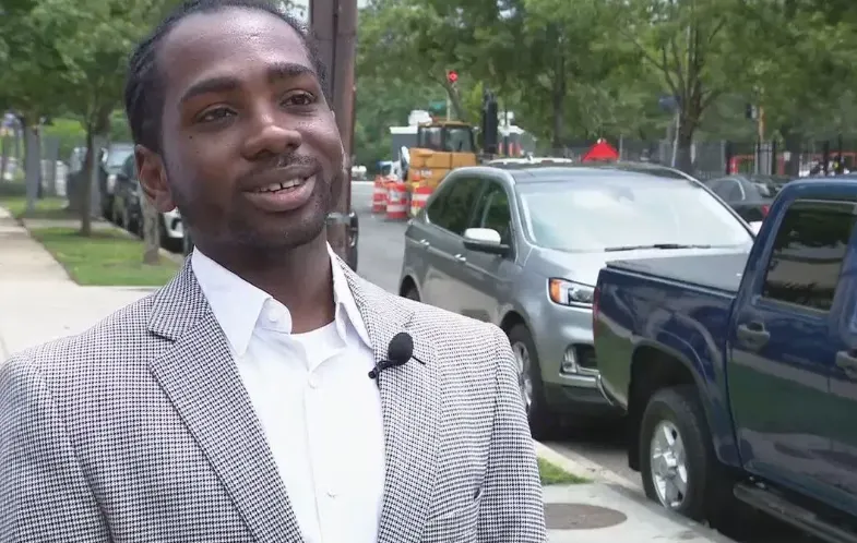 El concejal de DC, Trayon White, se enfrenta a múltiples cargos por soborno en medio de la campaña