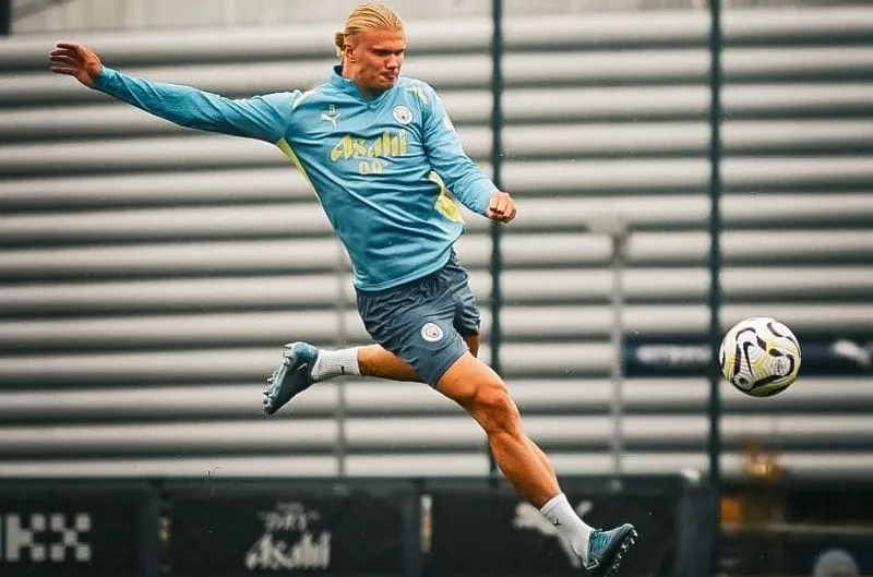 Erling Haaland a un gol de superar récord de Cristiano Ronaldo