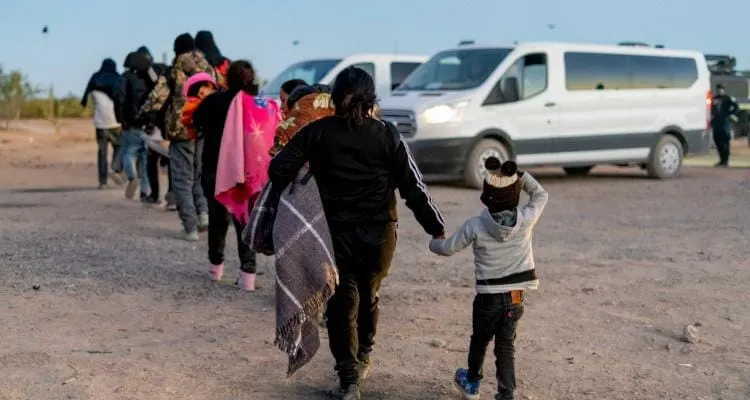 quédate méxico rand paul estatus migratorio mixto tarjeta roja inmigrantes