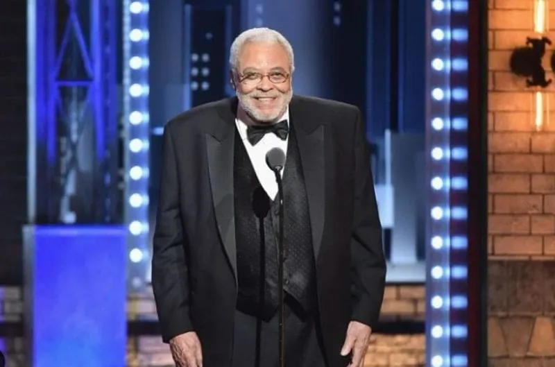Muere James Earl Jones: la voz icónica de Darth Vader y Mufasa