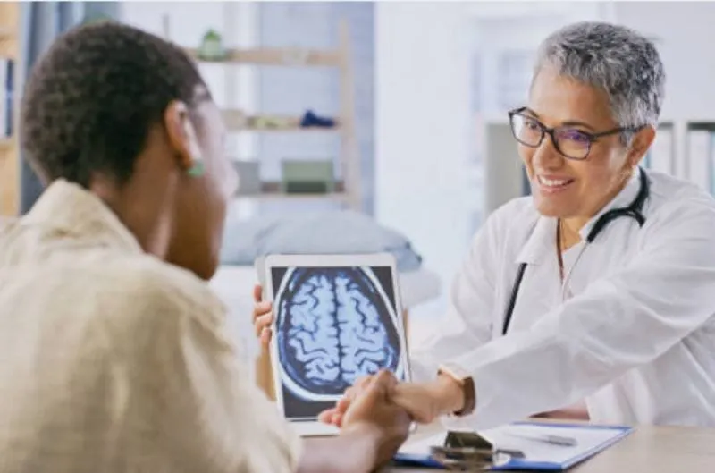 Reduce el riesgo de ACV: hábitos saludables para un cerebro sano