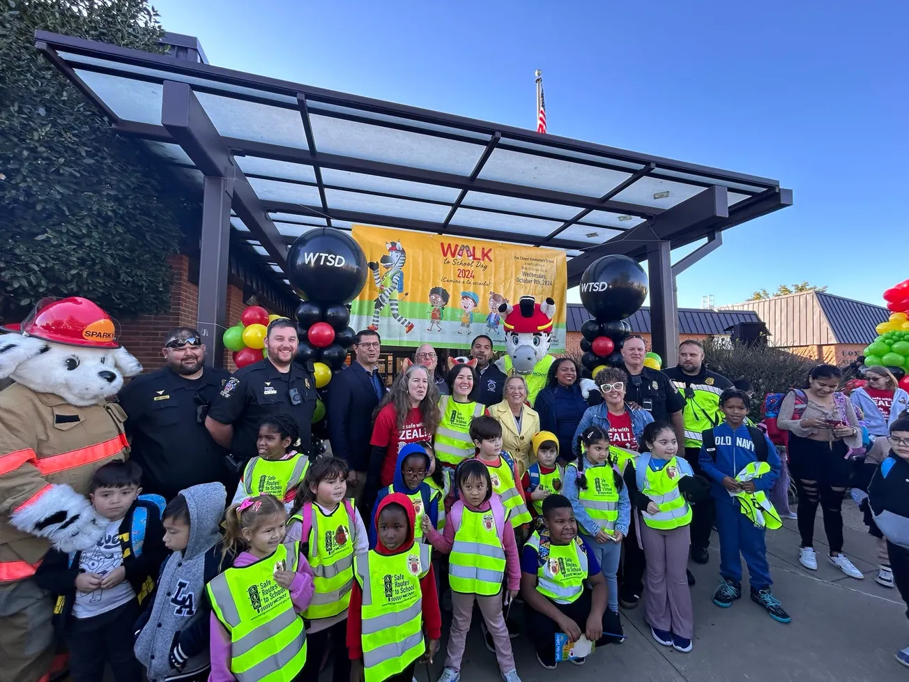 El Condado de Montgomery celebra el “Día de Caminar y Andar en Bicicleta a la Escuela” con un evento en la escuela primaria Fox Chapel en Germantown