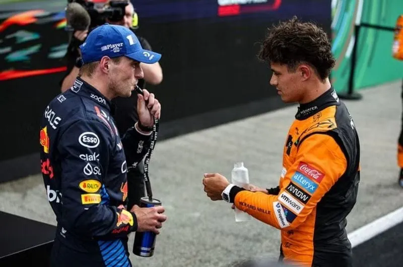 Verstappen y Norris luchan entre penalizaciones y estrategias en la recta final