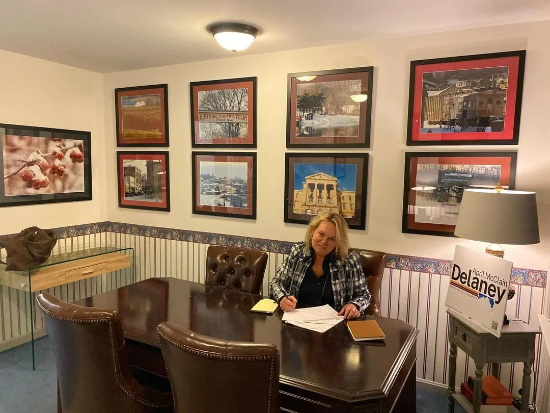 A una semana de las elecciones April McClain Delaney gana en el distrito 6 de Maryland