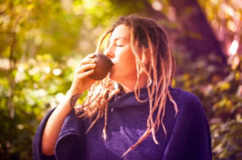 La Ayahuasca promete transformación personal. ¿Es segura?