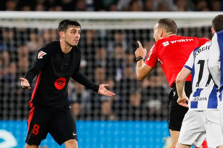 Barcelona pierde su racha invicta ante Real Sociedad con polémica del VAR