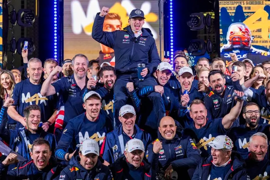 Cómo Max Verstappen aseguró su cuarto título de F1 y superó todas las expectativas