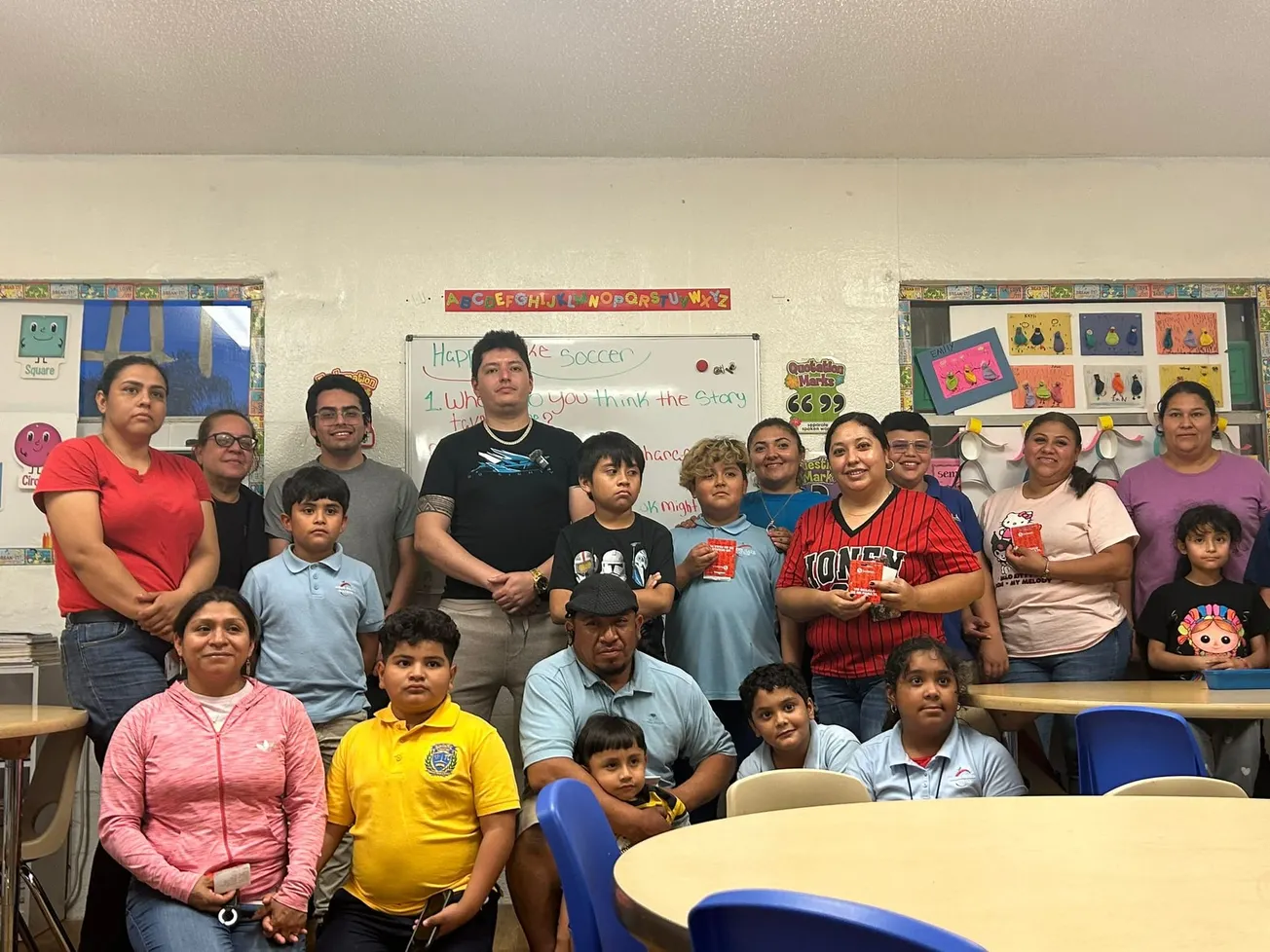 Diego Apaza lleva esperanza y apoyo económico a familias de Homestead en esta época de Acción de Gracias