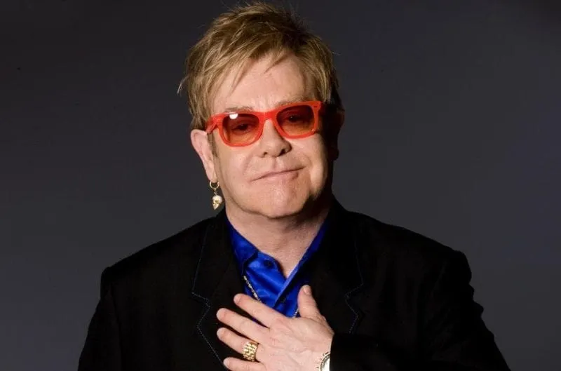 Elton John revela cómo enfrenta su pérdida de visión