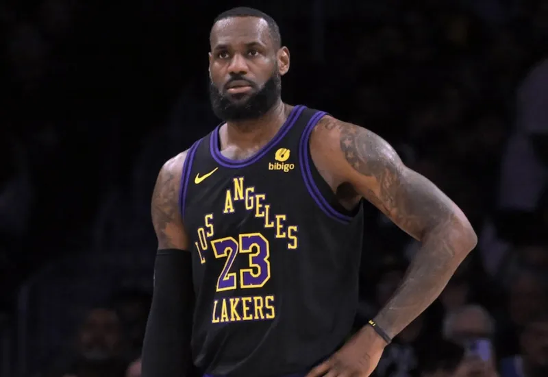 LeBron y Lakers enfrentan crisis en ofensiva durante temporada NBA