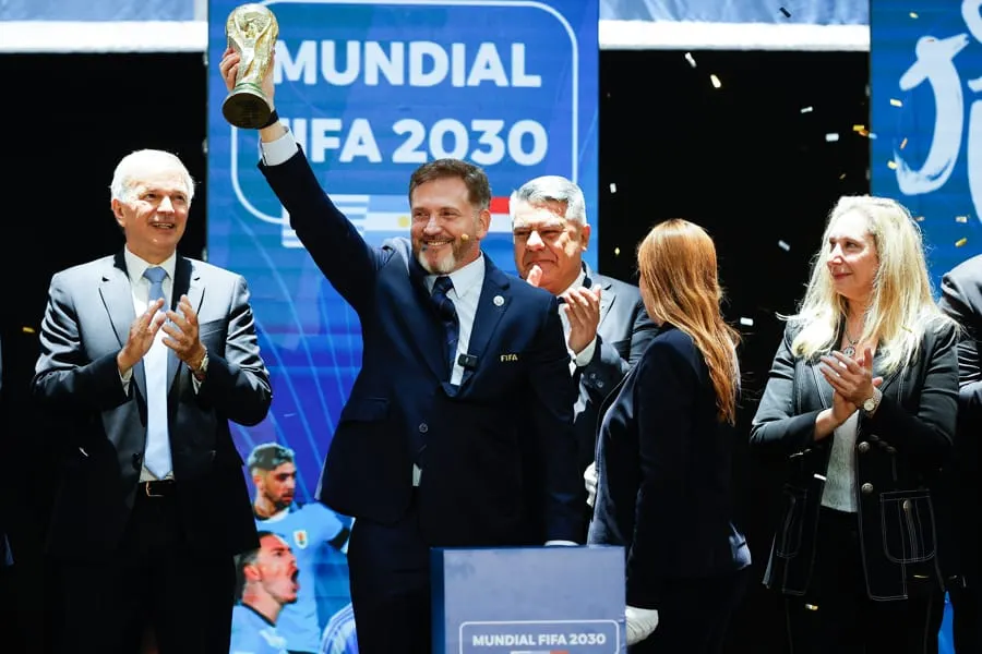 Copa Mundial 2030 une 3 continentes para celebrar un siglo de fútbol