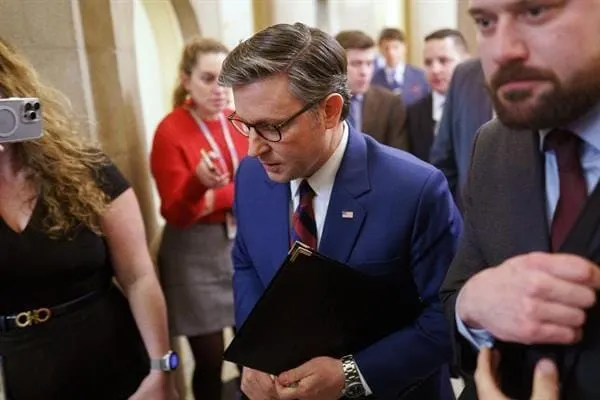 El Congreso enfrenta la urgencia de financiar al gobierno