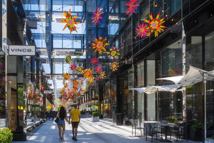 Medidas migratorias de Donald Trump: cómo afectan a comercios en el DMV