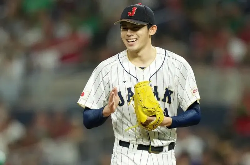 Rōki Sasaki, el pitcher japonés que sacude el futuro de talentos latinoamericanos