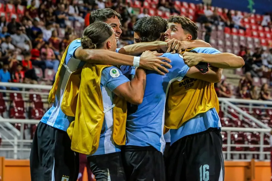 Uruguay lidera el Sudamericano Sub-20 y clasifica al hexagonal final