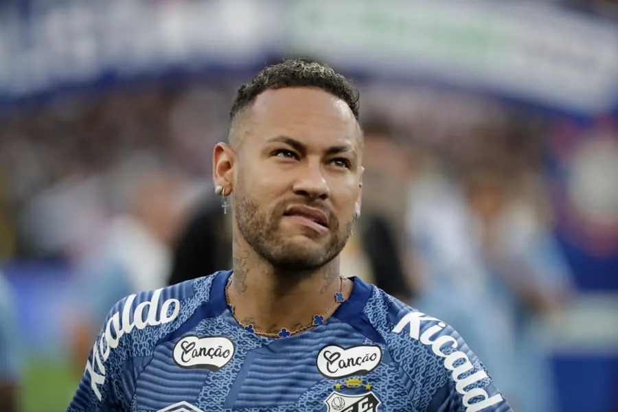 Critican a Neymar por disfrutar Carnaval mientras Santos caía eliminado