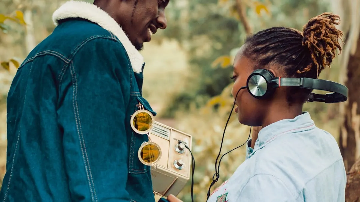 Estudio revela que las mujeres escuchan mejor que los hombres