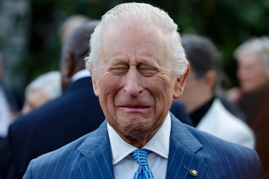 Enemas de café por el recto, el arriesgado remedio alternativo de Carlos III