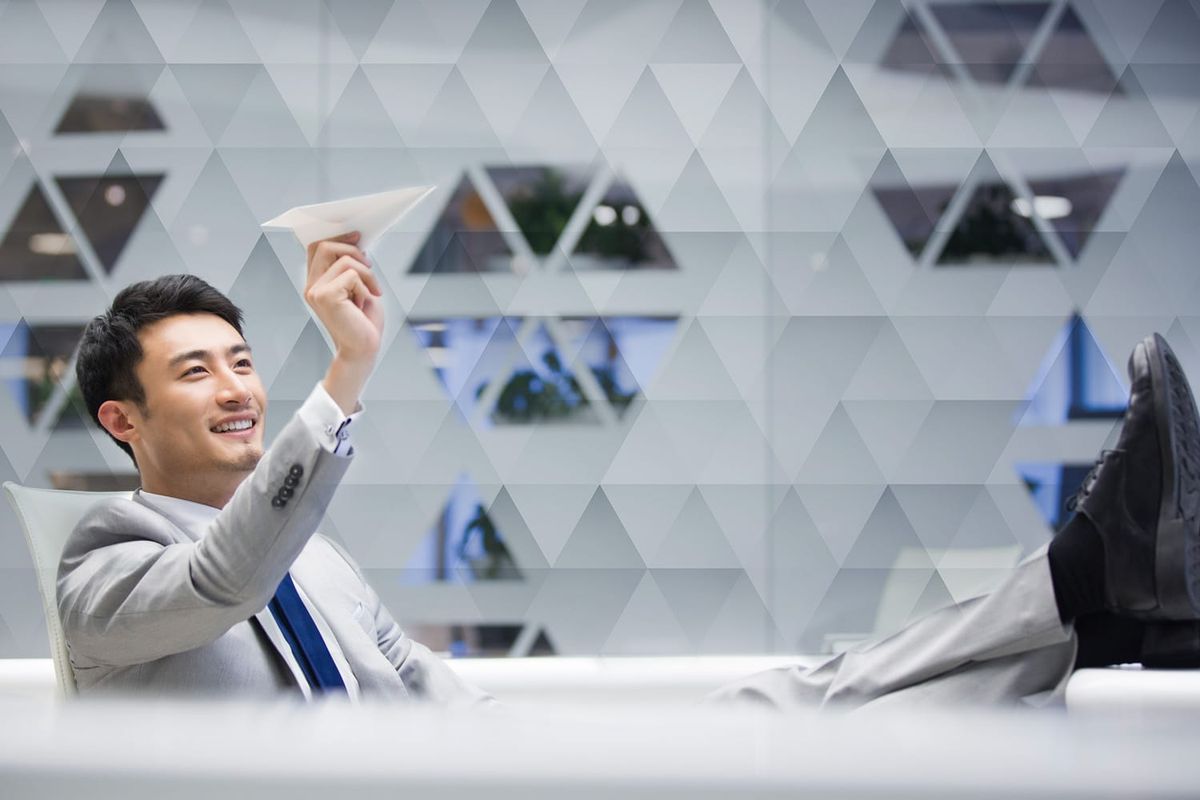 Keep Your Financial Resolutions and Thrive in 2025 In 5 Easy Steps